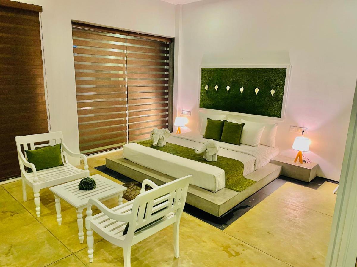 8 Plus Motels Negombo Ngoại thất bức ảnh