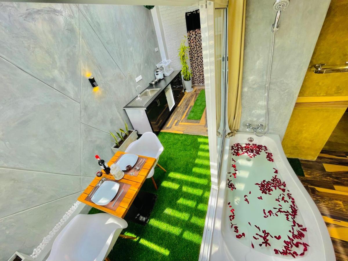 8 Plus Motels Negombo Ngoại thất bức ảnh