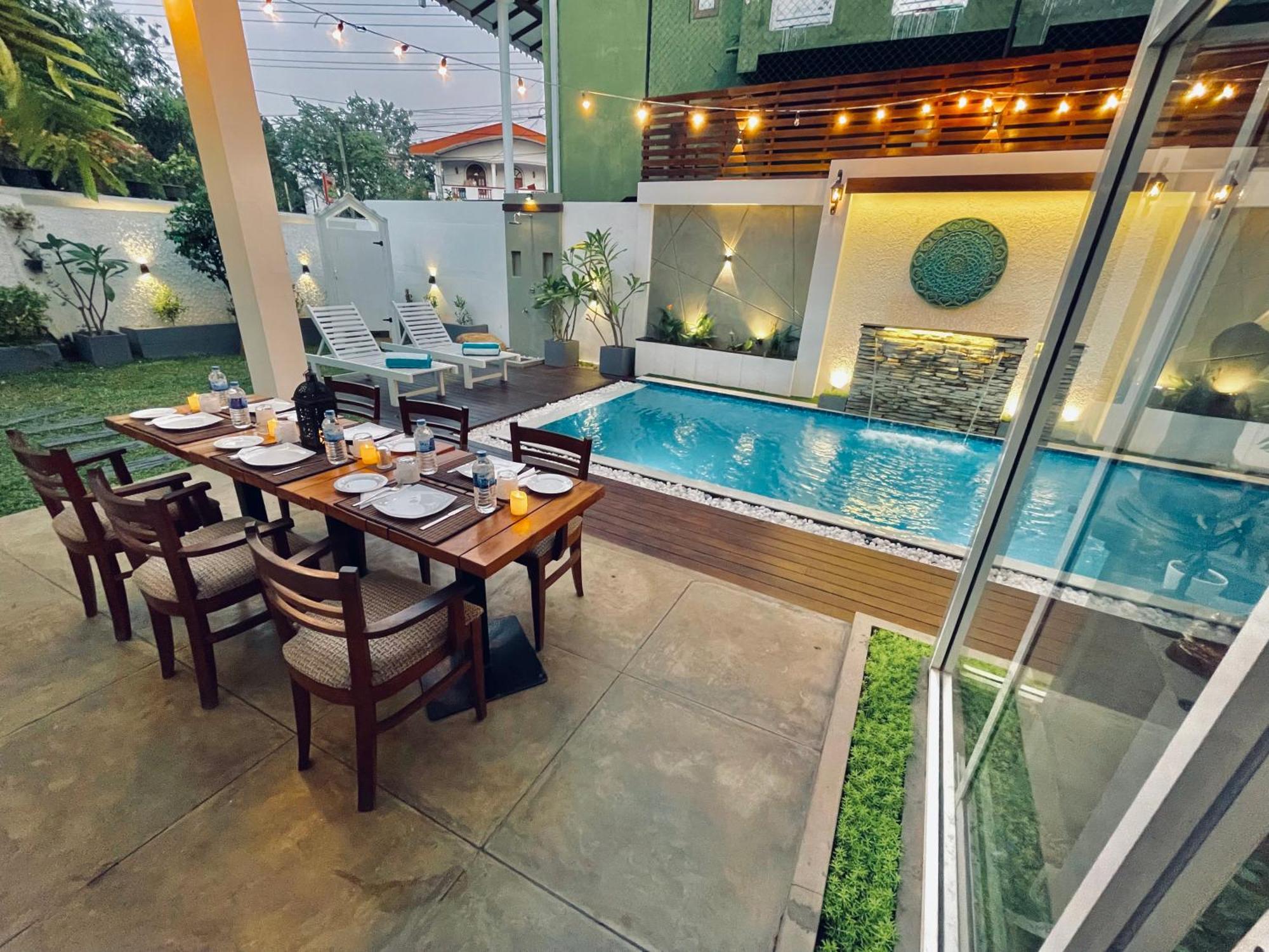 8 Plus Motels Negombo Ngoại thất bức ảnh