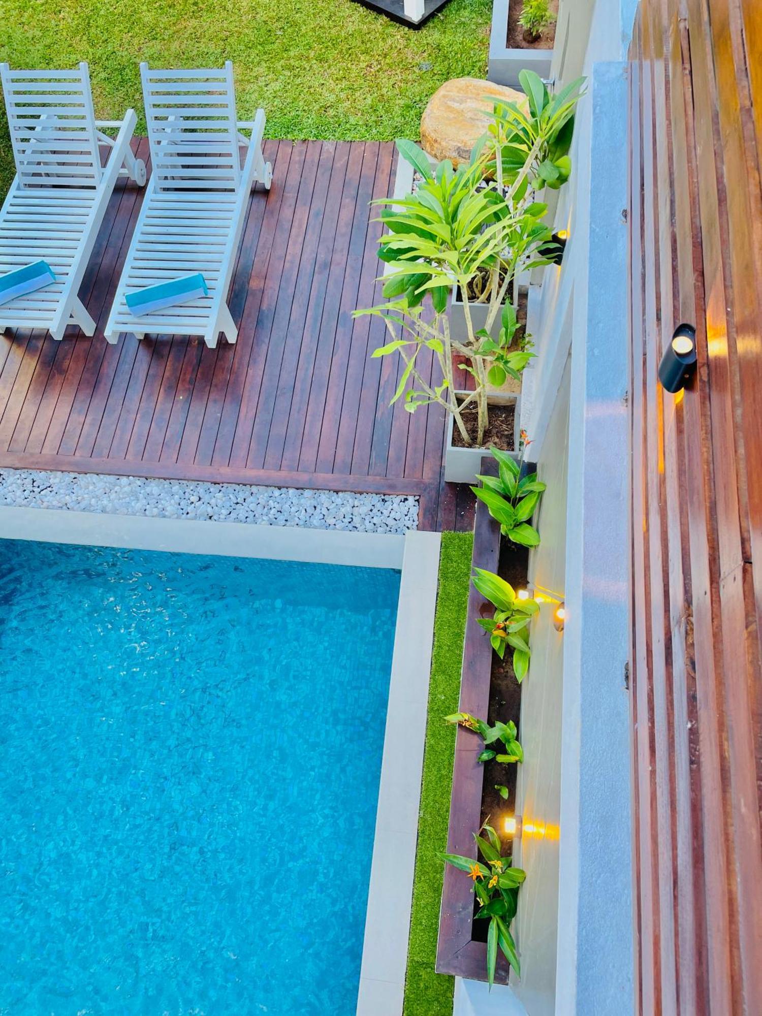 8 Plus Motels Negombo Ngoại thất bức ảnh