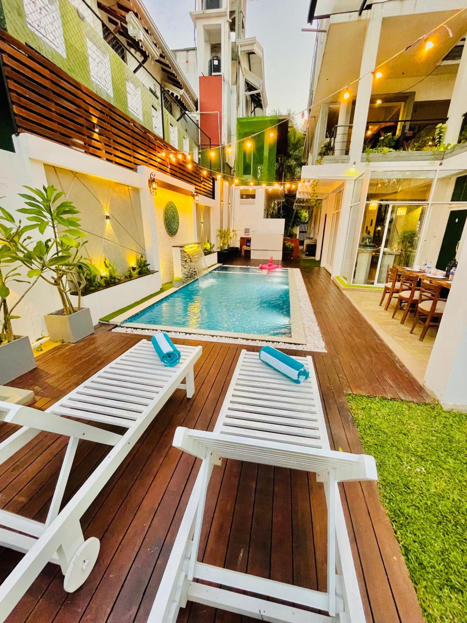 8 Plus Motels Negombo Ngoại thất bức ảnh
