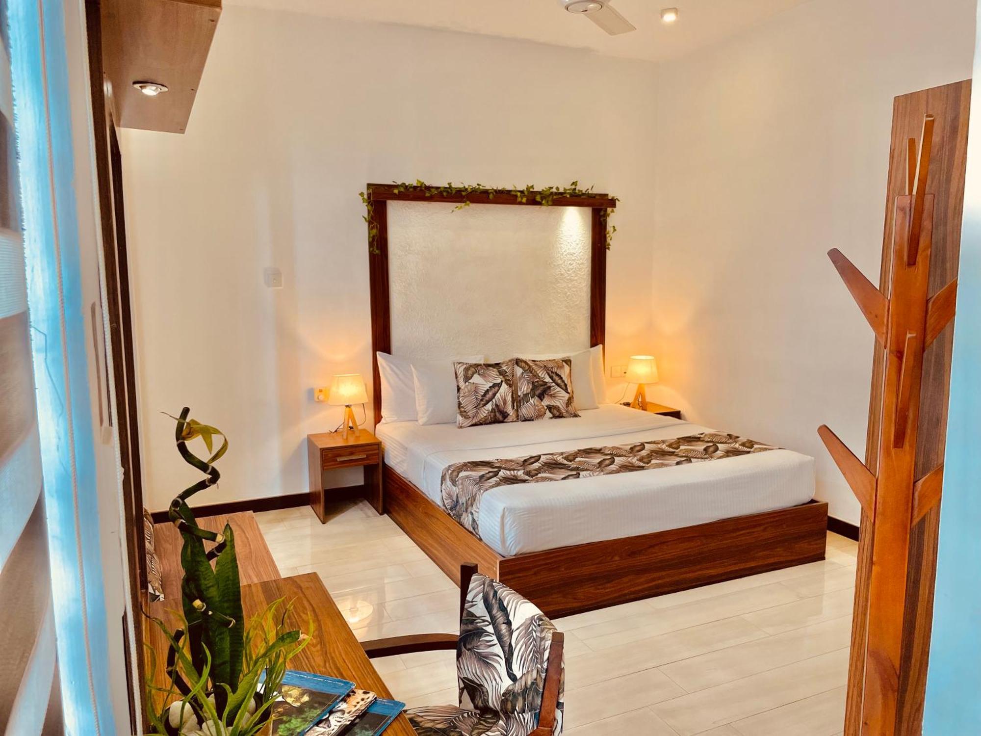 8 Plus Motels Negombo Ngoại thất bức ảnh