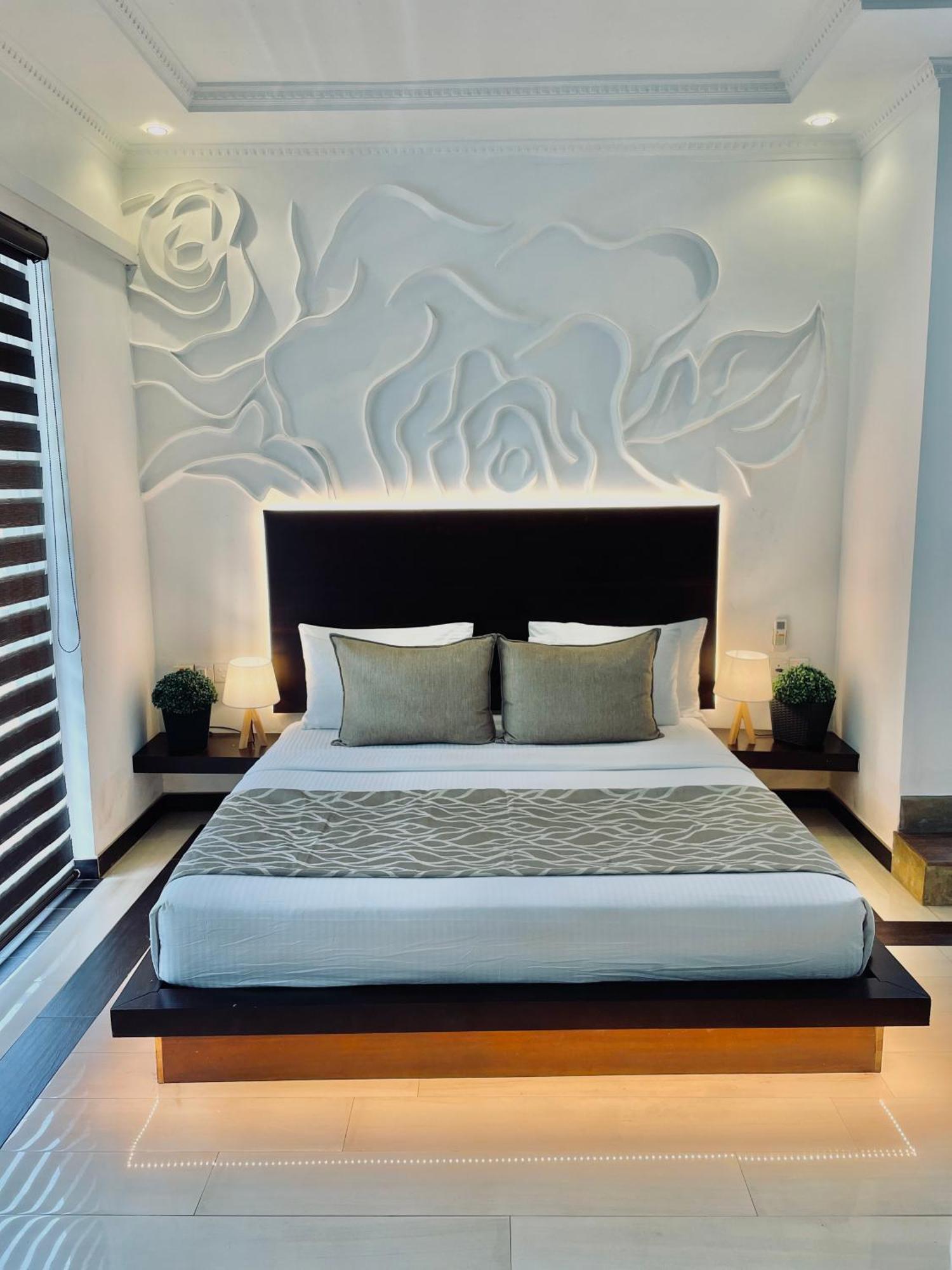 8 Plus Motels Negombo Ngoại thất bức ảnh