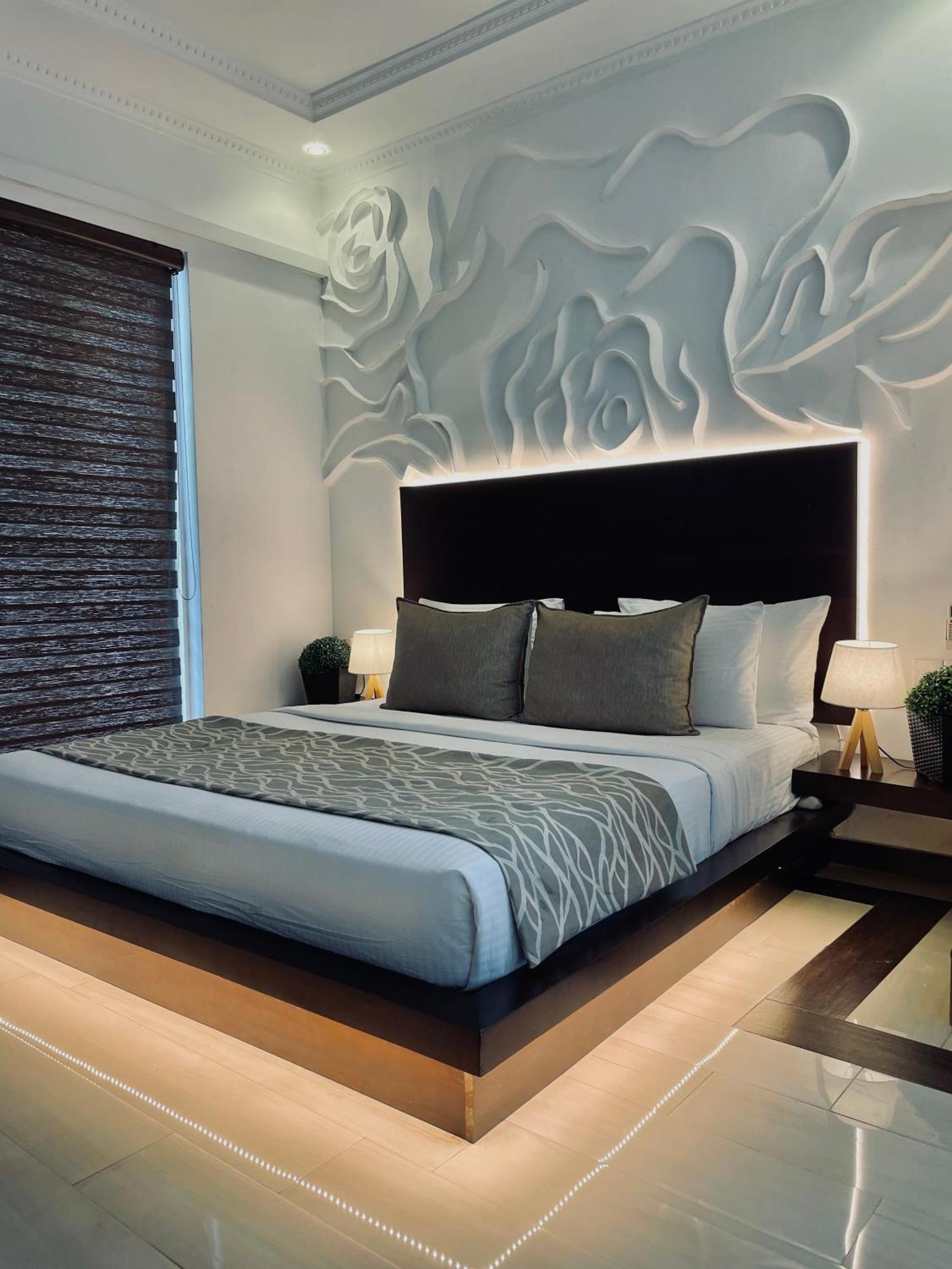 8 Plus Motels Negombo Ngoại thất bức ảnh