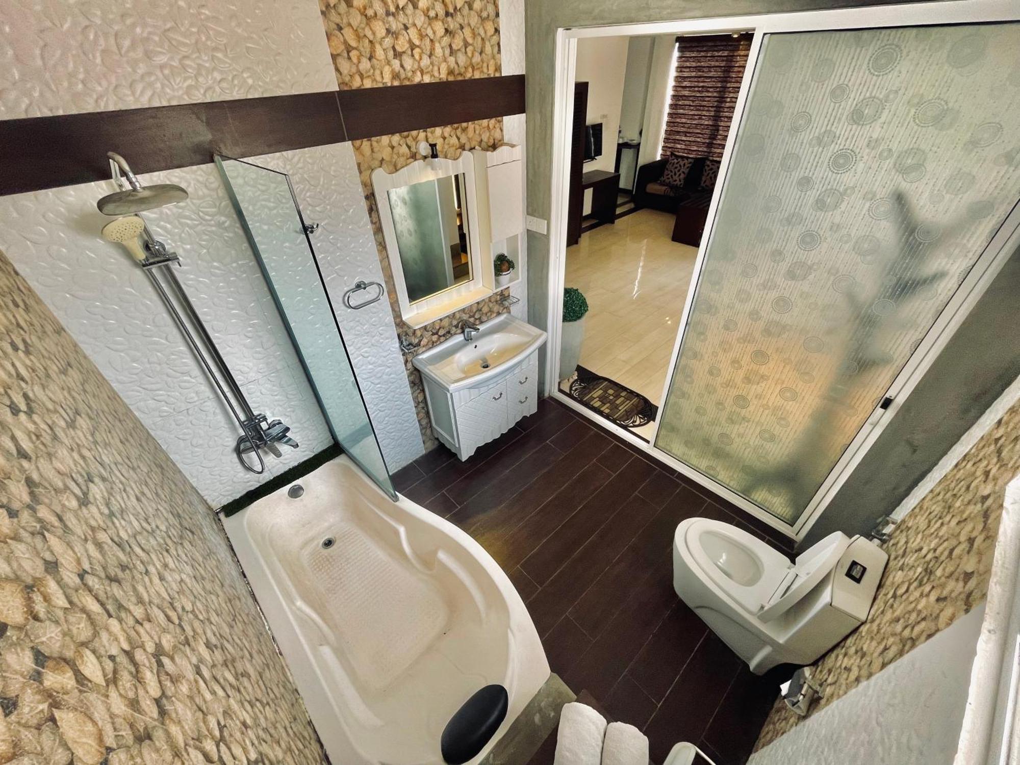 8 Plus Motels Negombo Ngoại thất bức ảnh