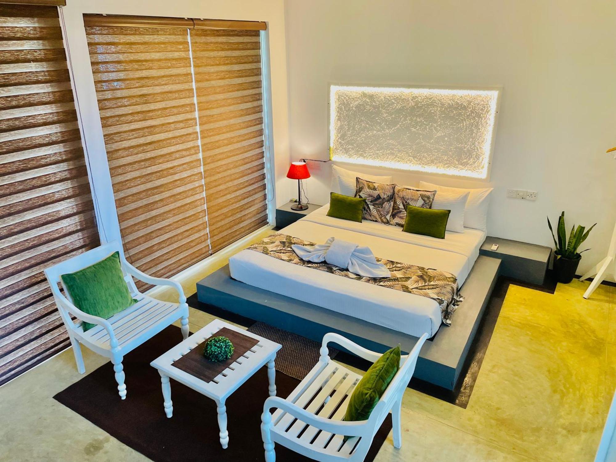 8 Plus Motels Negombo Ngoại thất bức ảnh