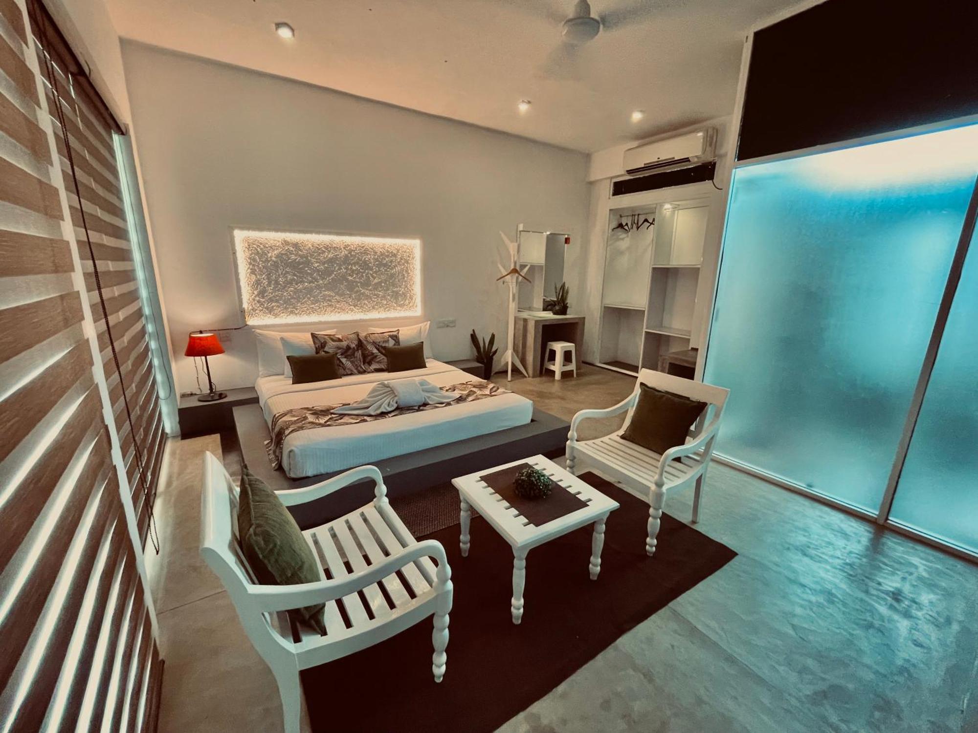 8 Plus Motels Negombo Ngoại thất bức ảnh